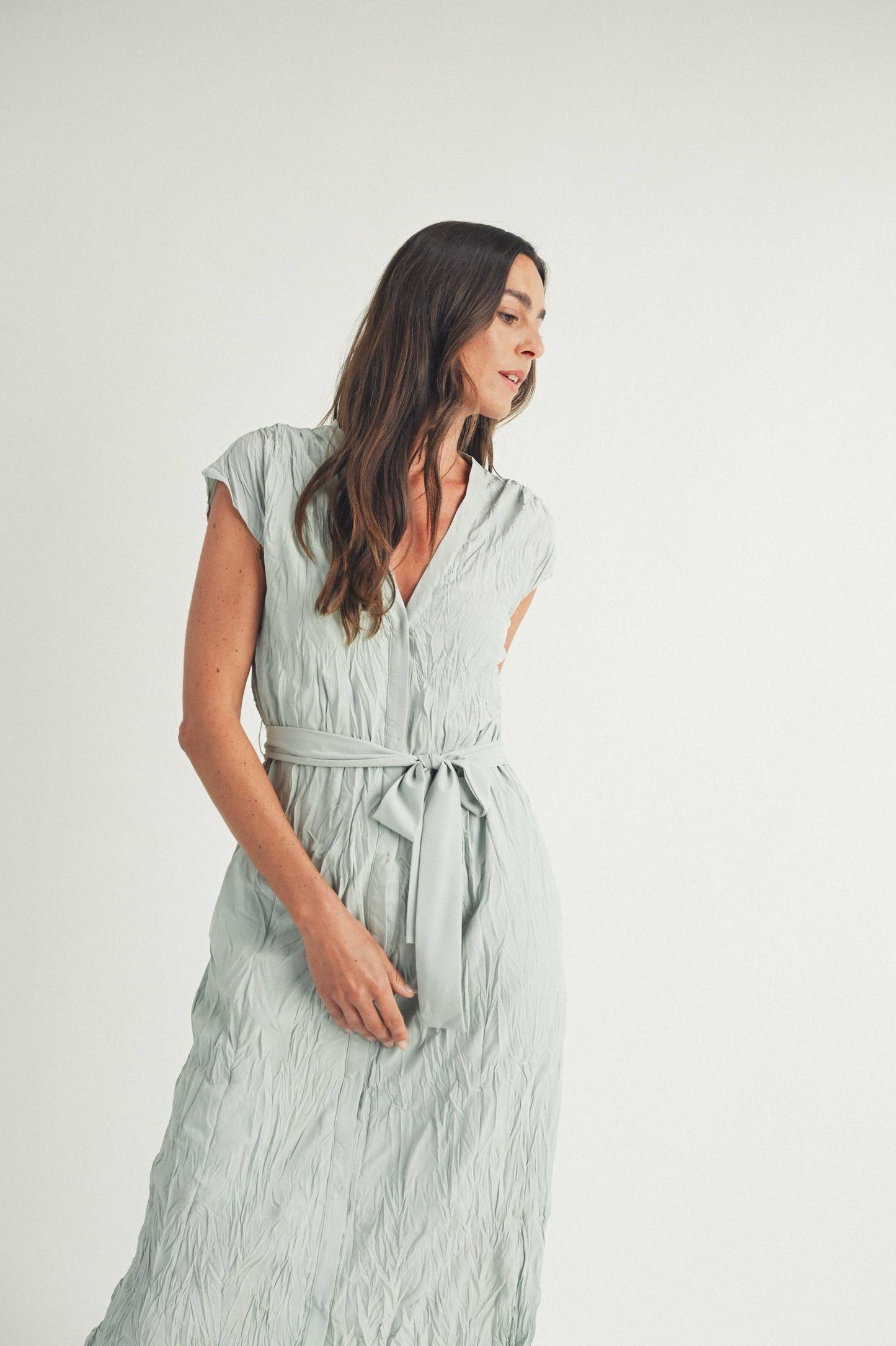 CRINKLED BUTTON-UP BELTED MIDI DRESS