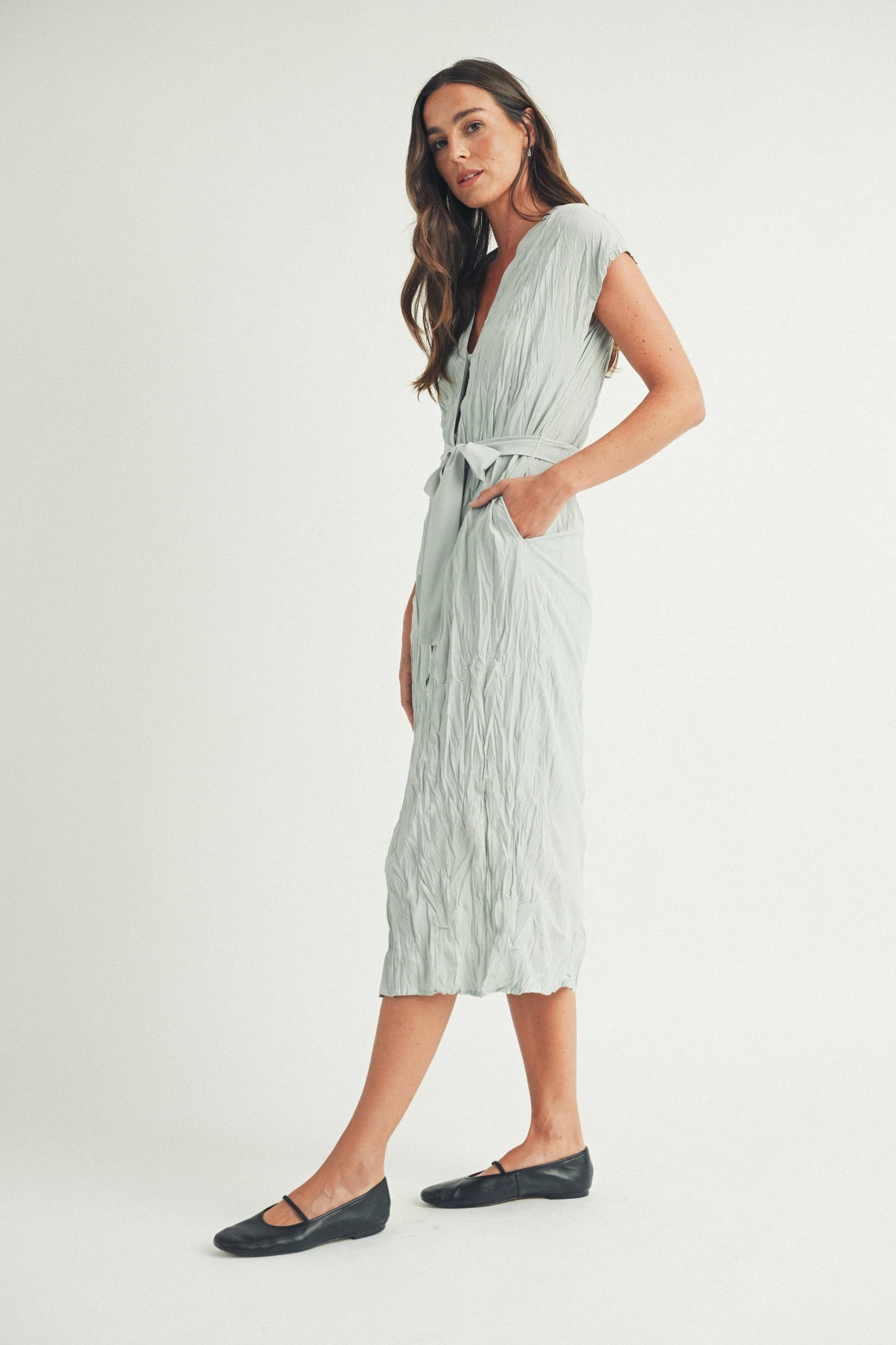 CRINKLED BUTTON-UP BELTED MIDI DRESS