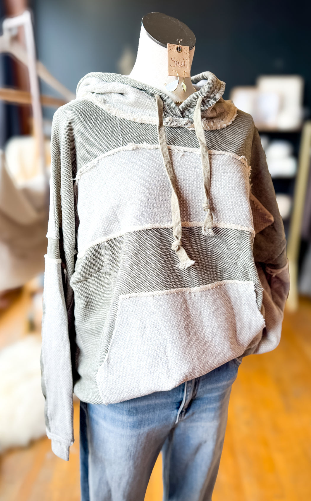 CONTRAST PATCHED SLEEVE HOODIE