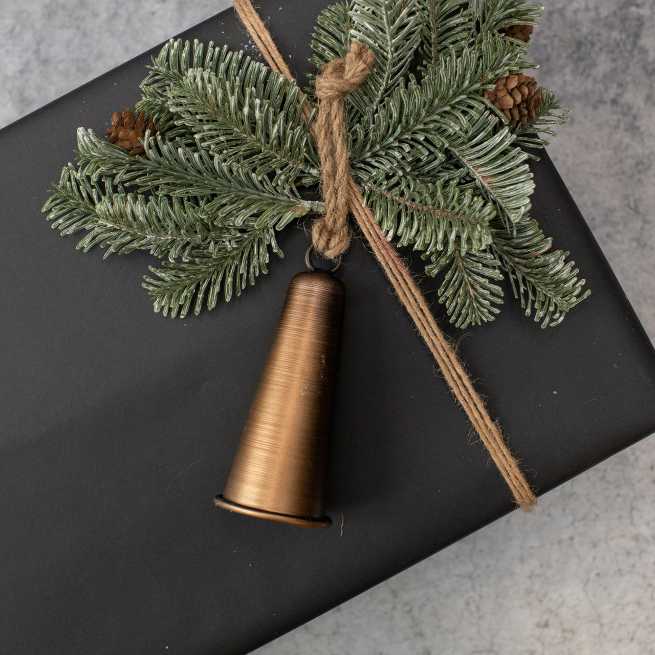 Bronze Ivy Bell Ornament