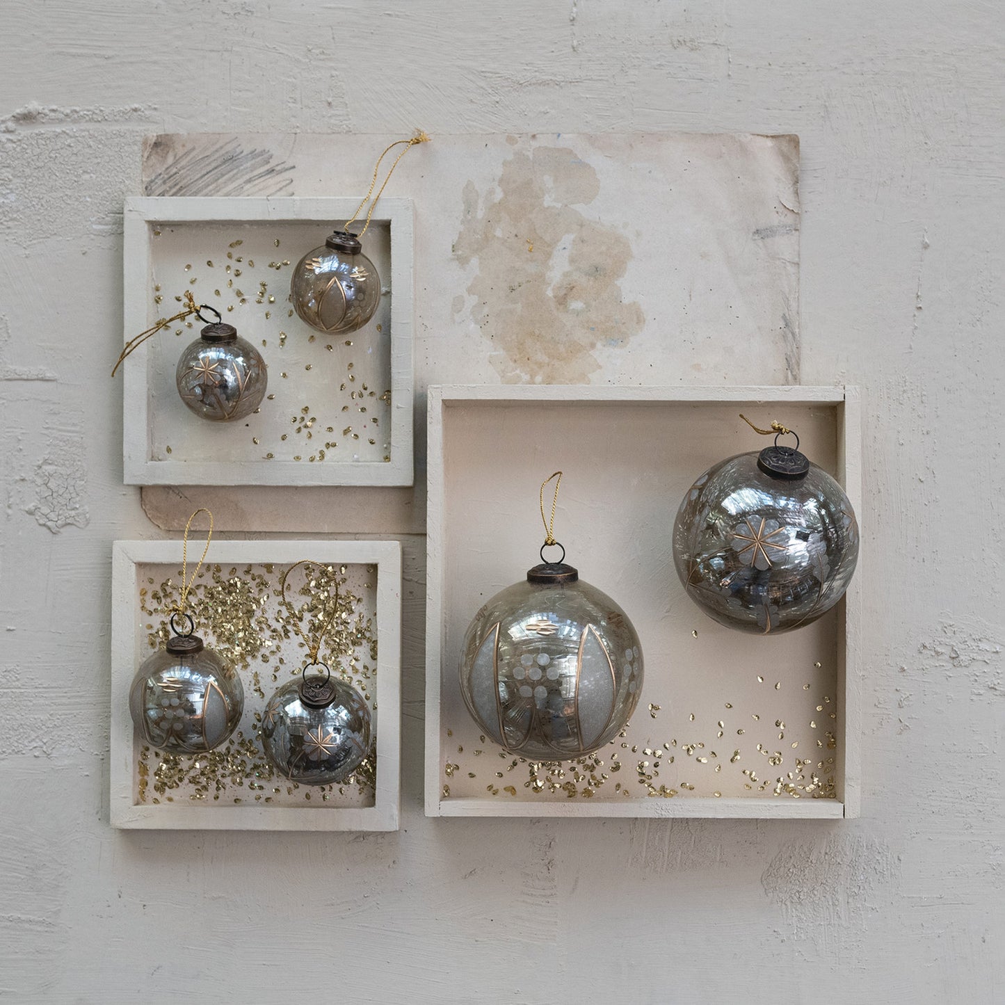 Etched Glass Bauble with Gold Detail