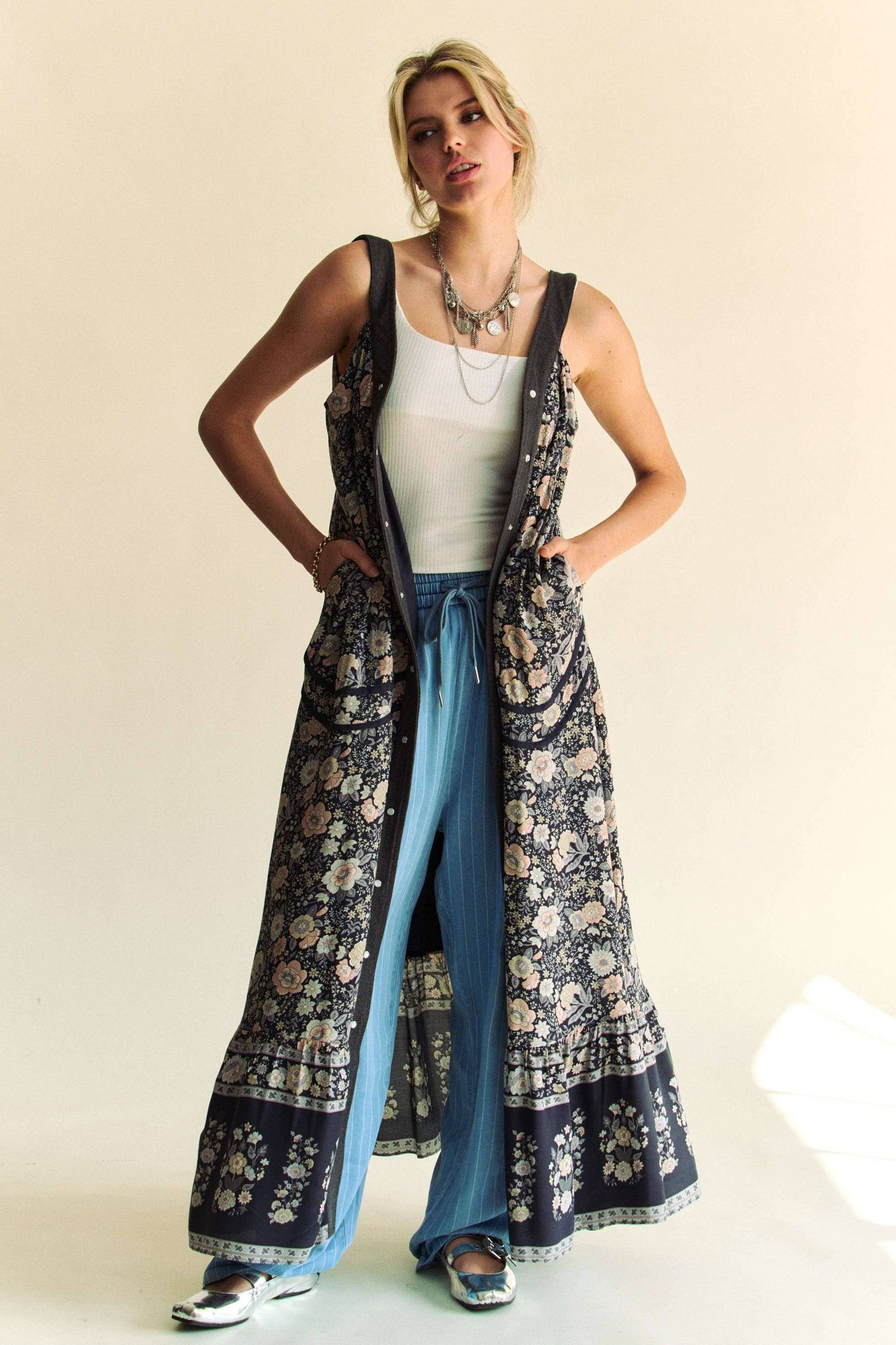 FLORAL BORDER PRINTED V NECK SLEEVELESS MAXI DRESS