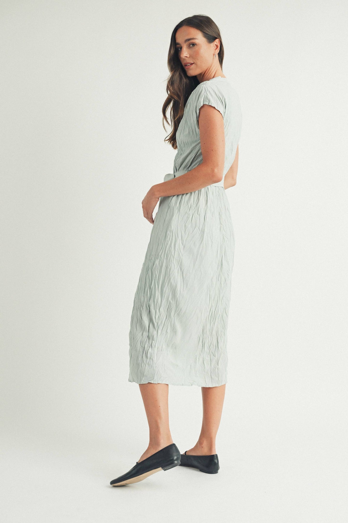 CRINKLED BUTTON-UP BELTED MIDI DRESS