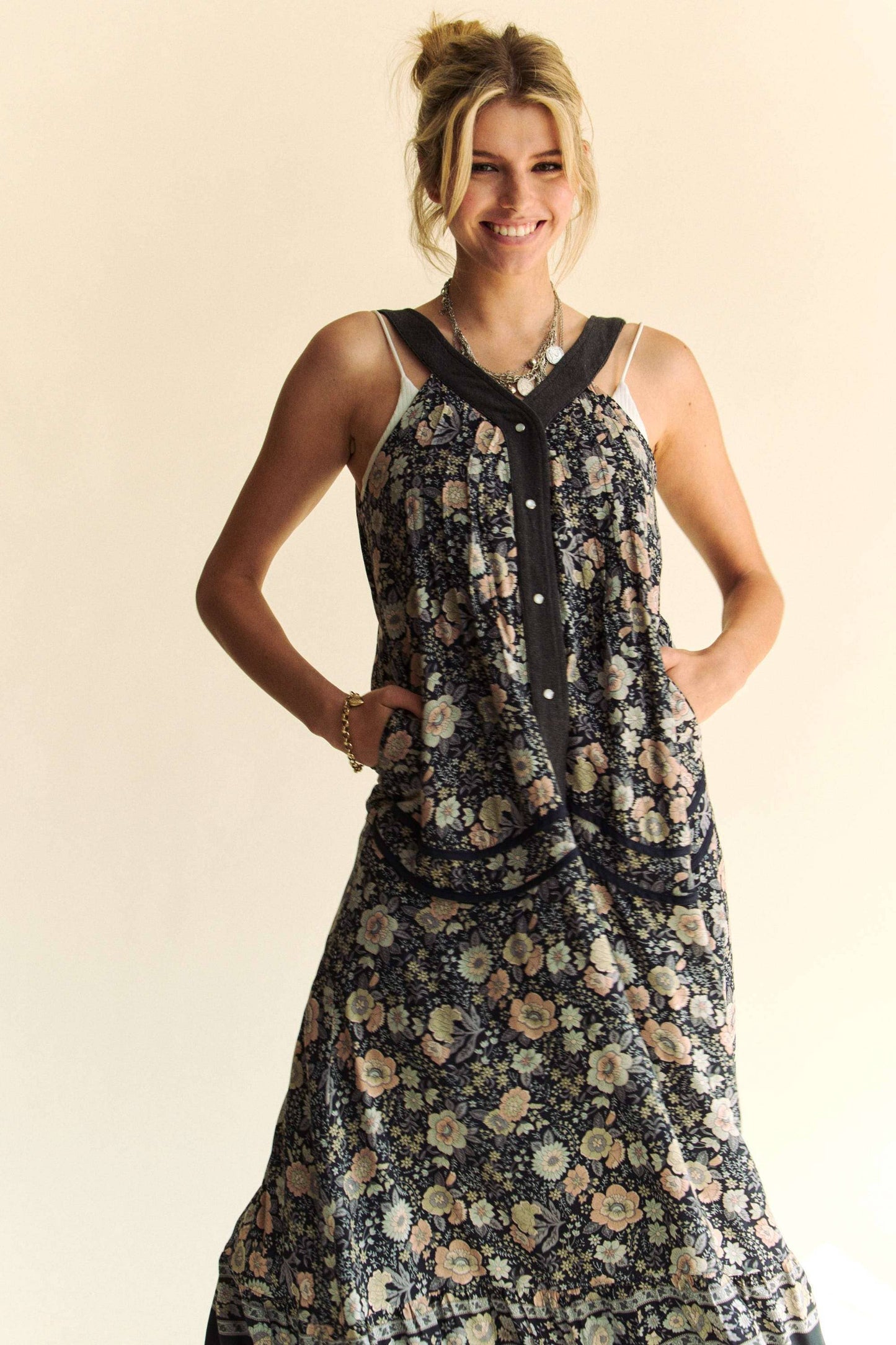 FLORAL BORDER PRINTED V NECK SLEEVELESS MAXI DRESS