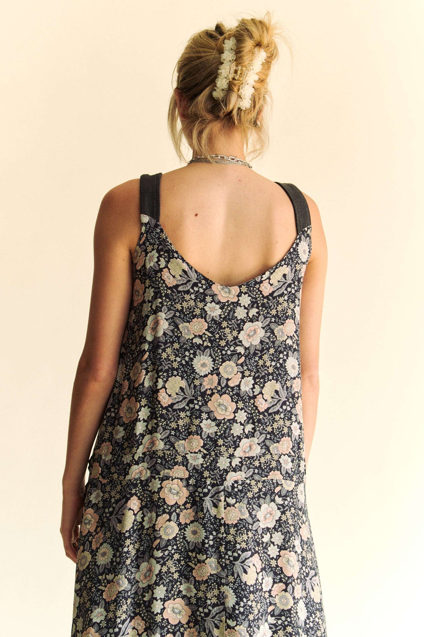 FLORAL BORDER PRINTED V NECK SLEEVELESS MAXI DRESS