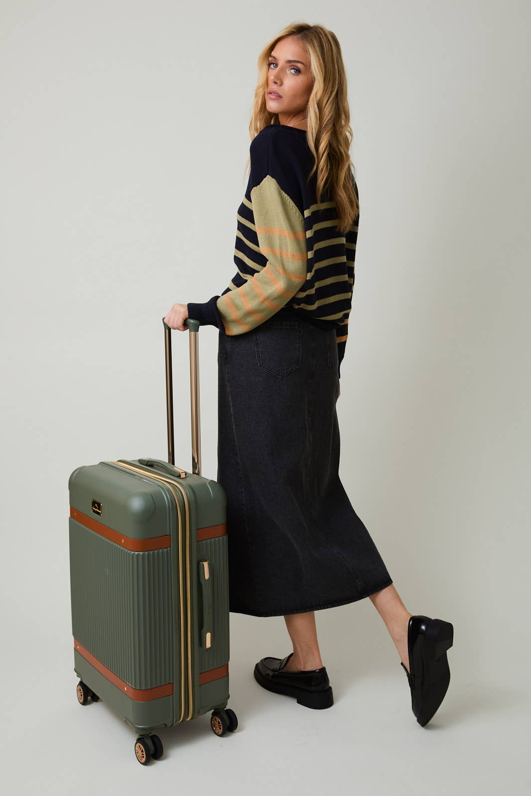 ROUND NECK LONG SLEEVE STRIPE LIGHT WEIGHT SWEATER