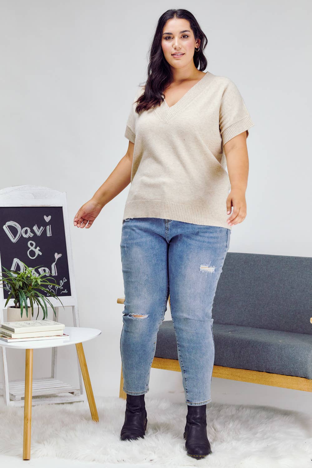 PLUS SOLID V NECK SHORT SLEEVE SWEATER