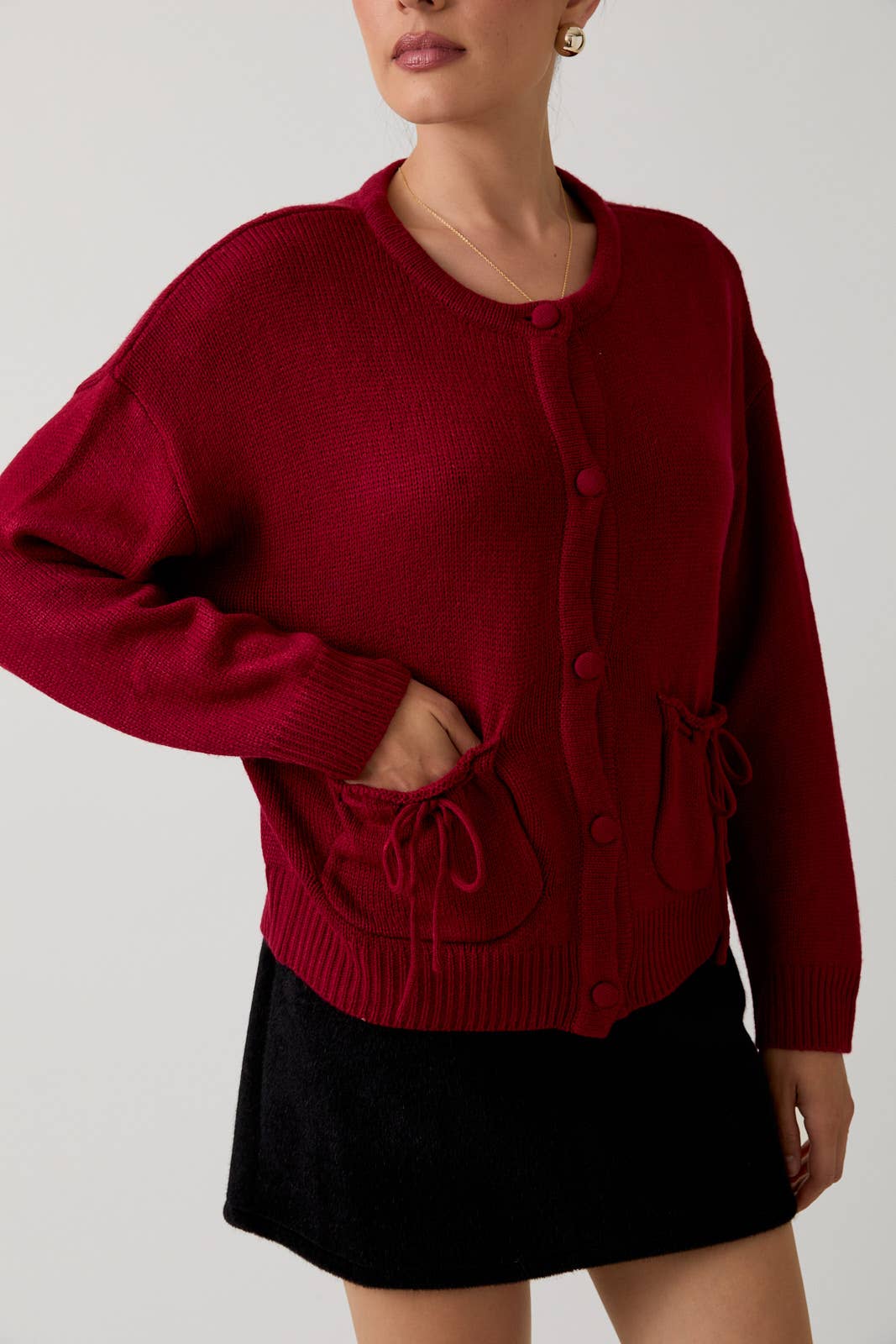 ROUND NECK LONG SLEEVE POCKET DETAILED CARDIGAN