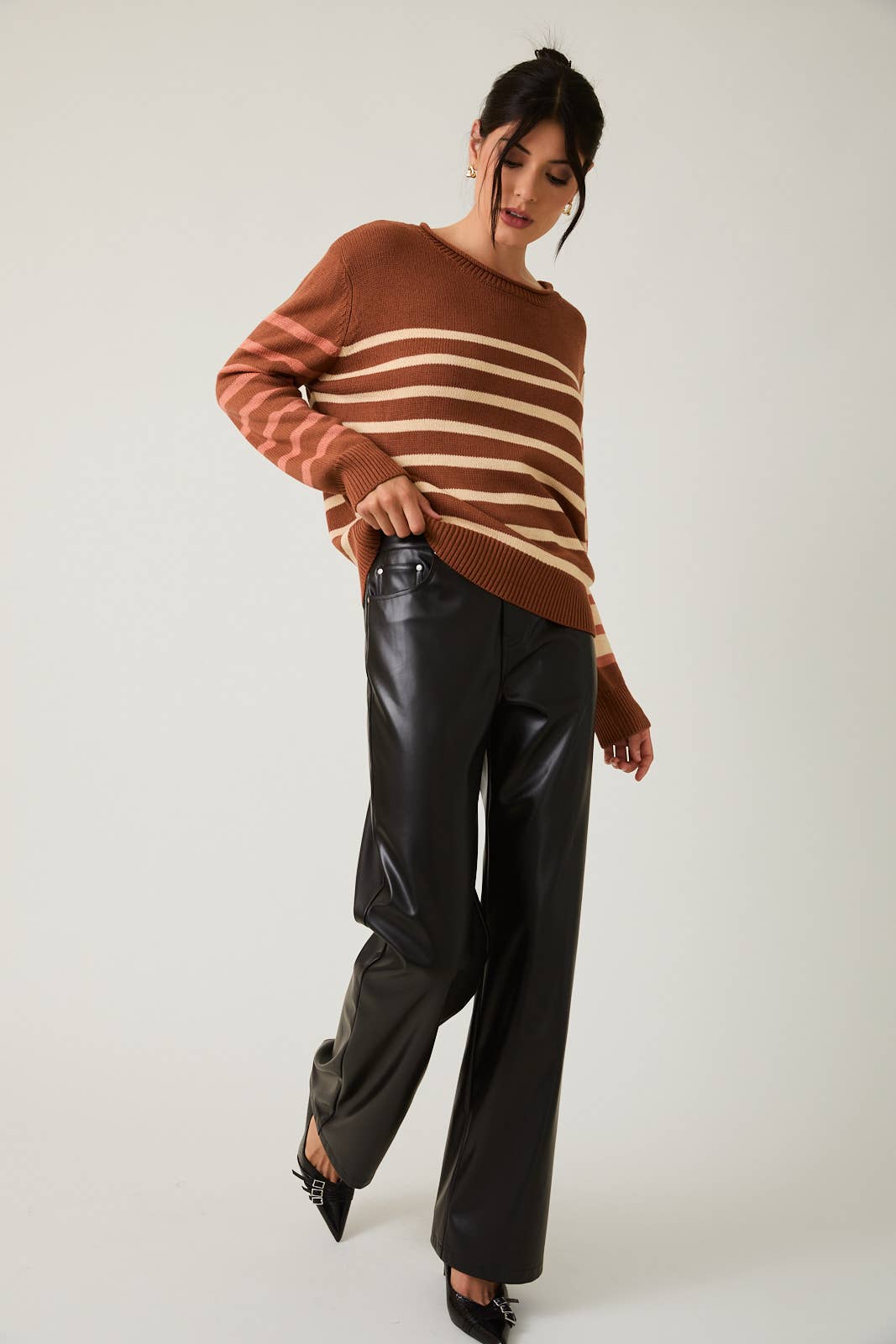 ROUND NECK LONG SLEEVE STRIPE LIGHT WEIGHT SWEATER