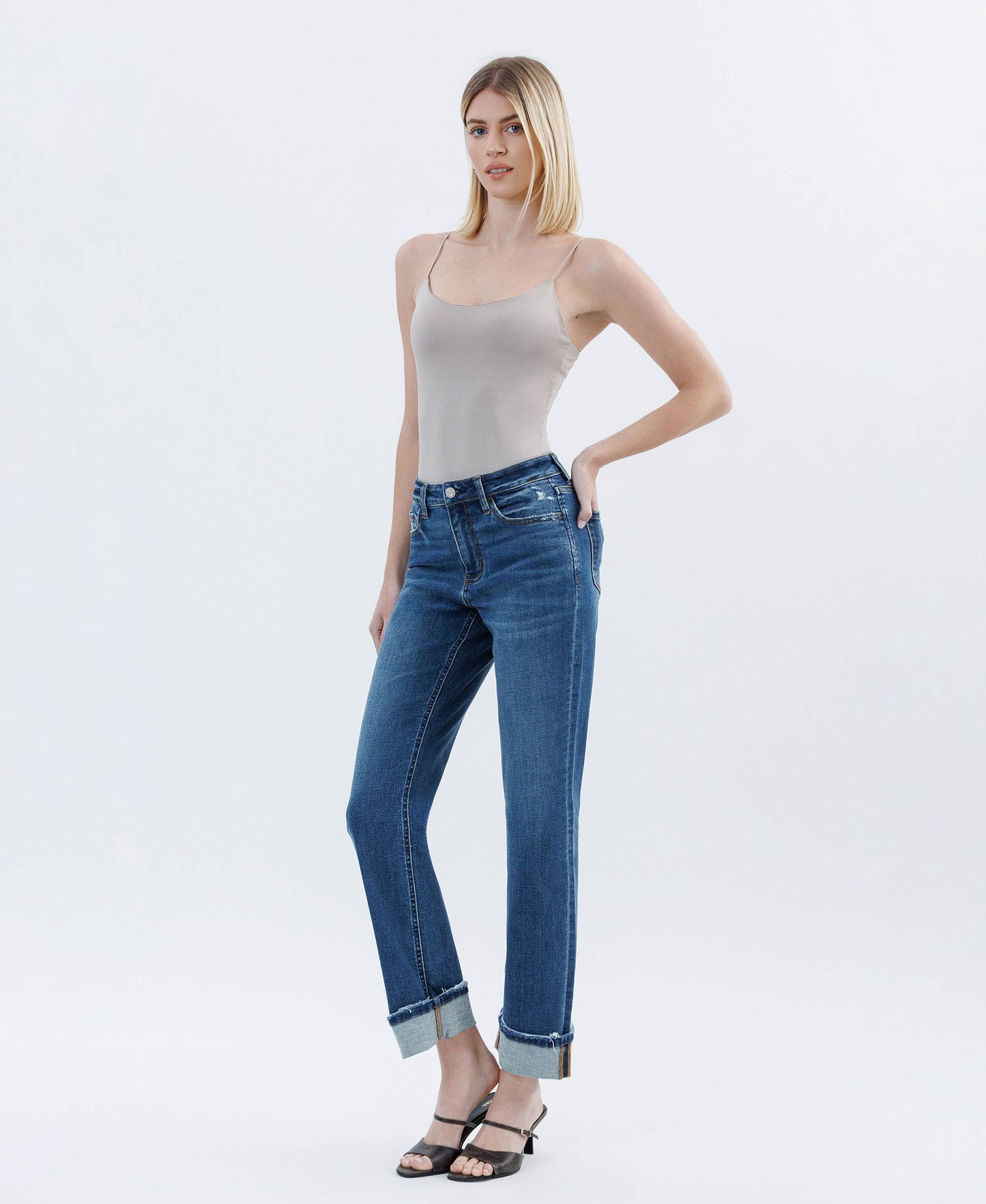 HIGH RISE CUFFED STRAIGHT JEANS