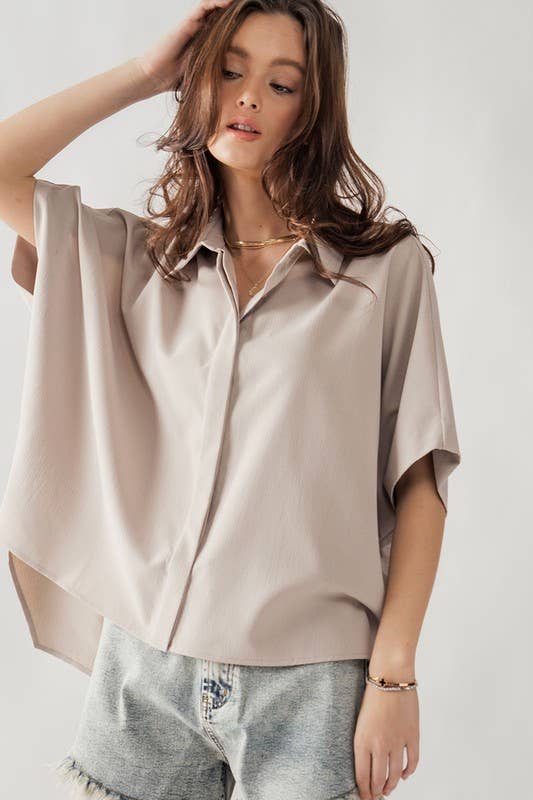 RELAXED FIT HIDDEN PLACKET SHORT SLEEVE SHIRT