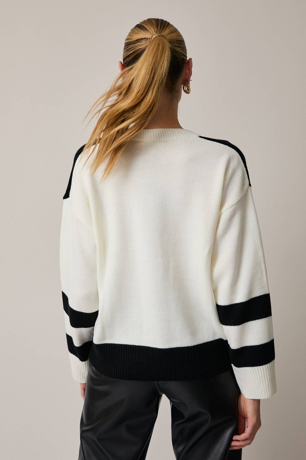 LONG SLEEVE ROUND NECK "SKI CLUB" SWEATER