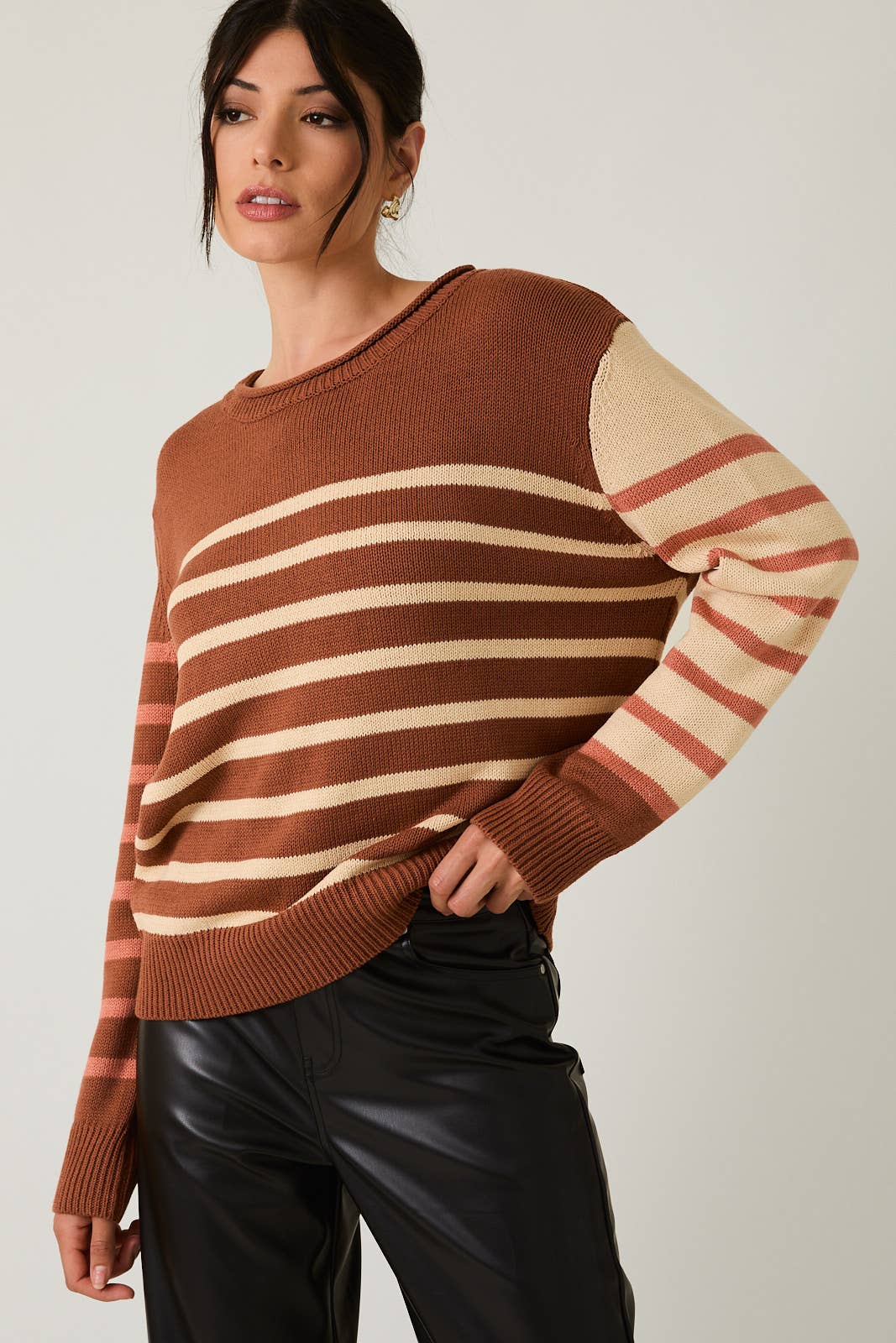 ROUND NECK LONG SLEEVE STRIPE LIGHT WEIGHT SWEATER