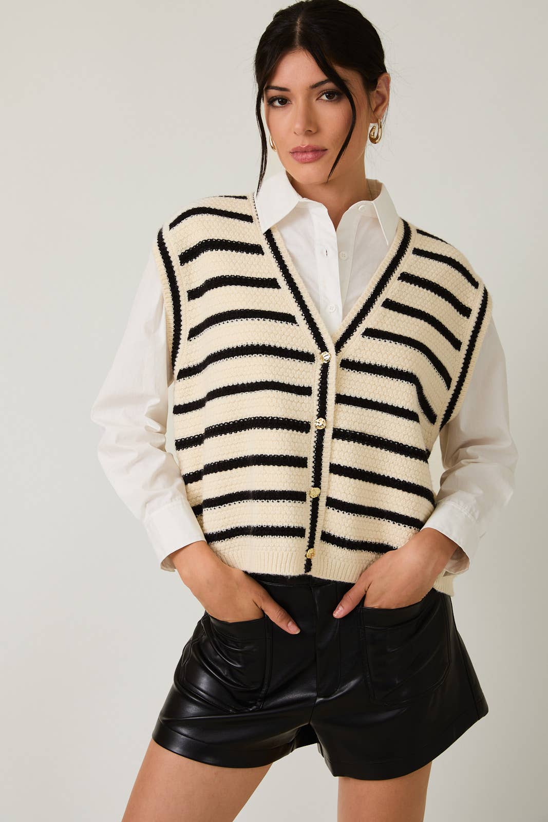 V-NECK BUTTON DOWN SLEEVELESS STRIPE SWEATER VEST