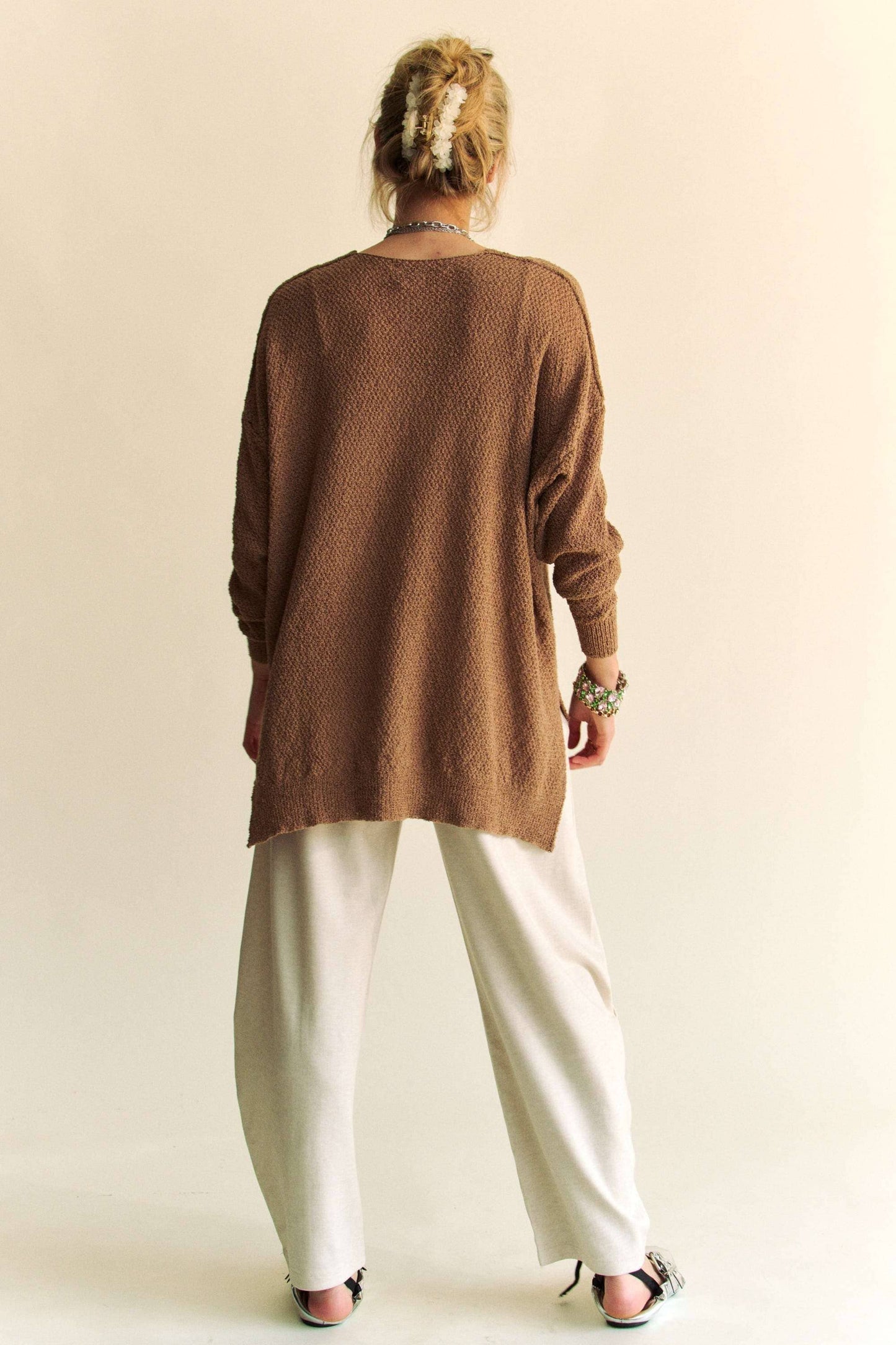 TEXTURED YARN DETAIL RELAXED FIT EASY SWEATER TOP