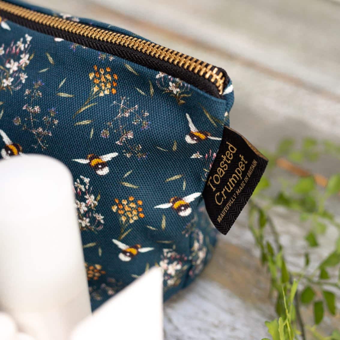 Bee & Honey Suckle Noir Wash Bag