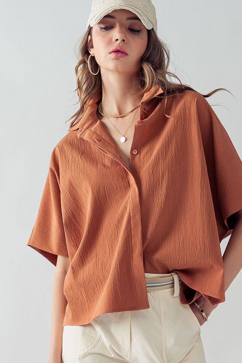 RELAXED FIT HIDDEN PLACKET SHORT SLEEVE SHIRT