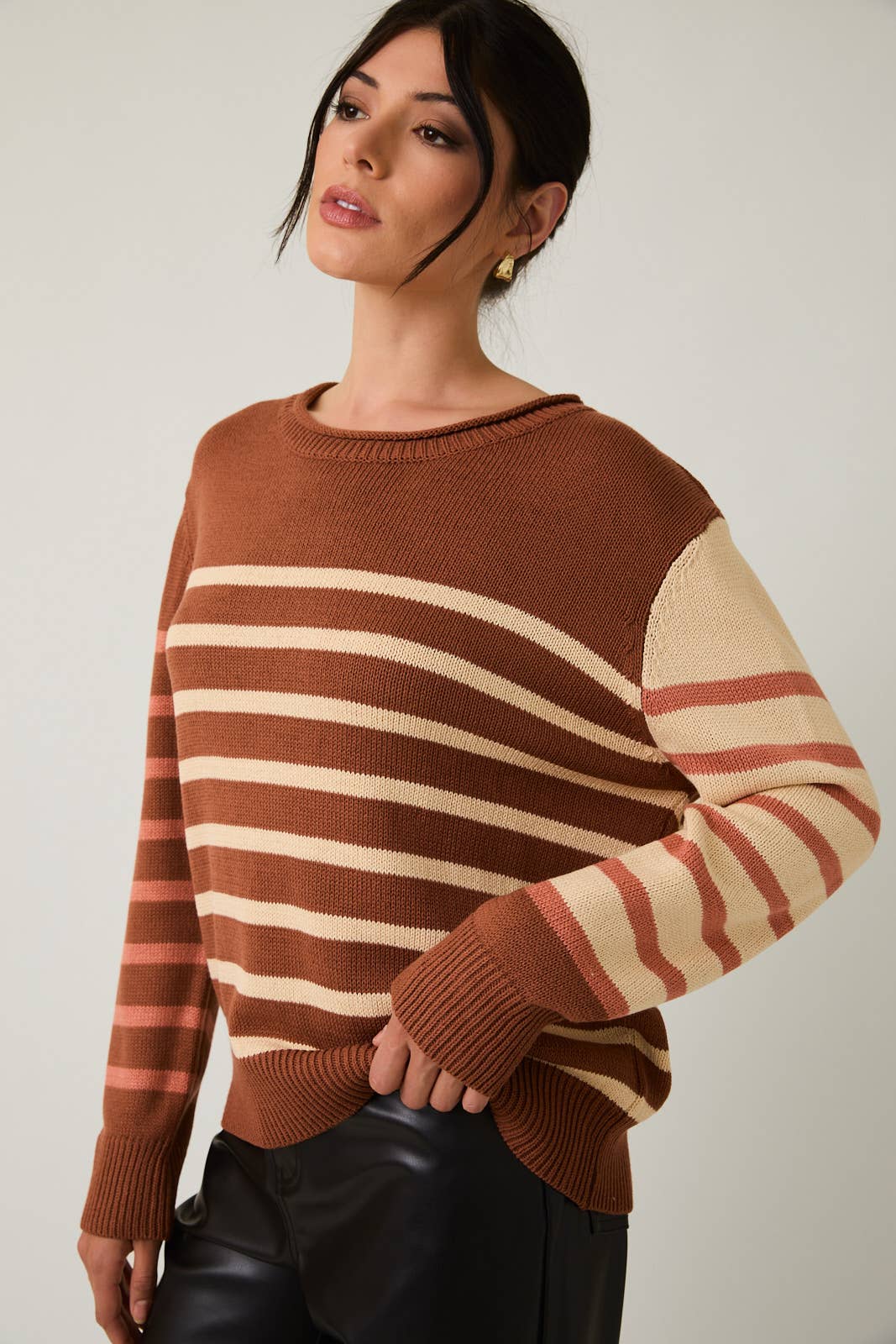ROUND NECK LONG SLEEVE STRIPE LIGHT WEIGHT SWEATER