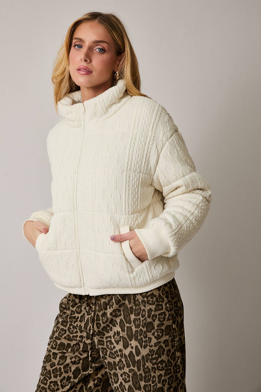 HIGH NECK LONG SLEEVE CABLE KNIT QUILTED JACKET