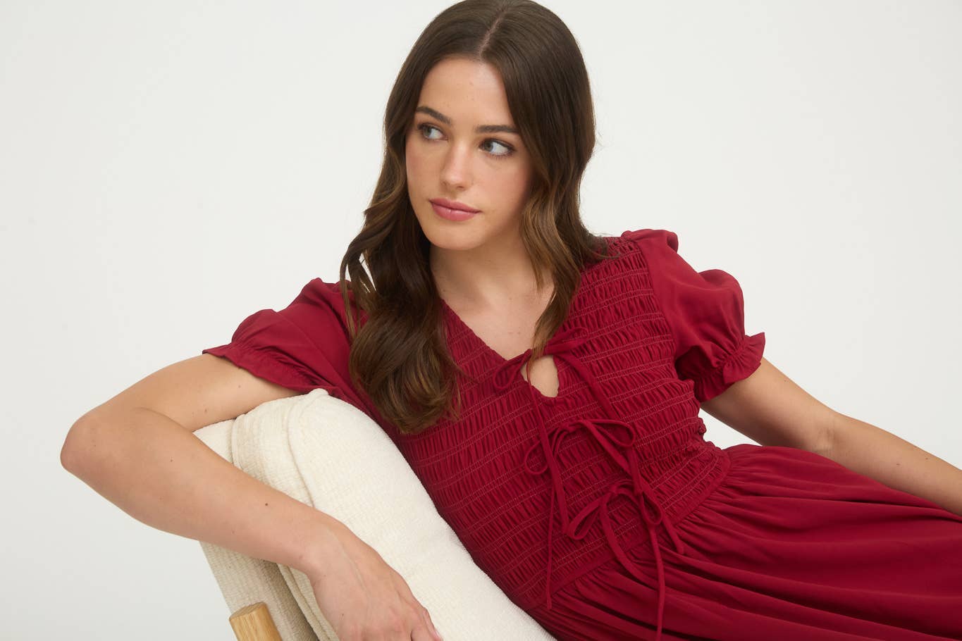 V NECK FRONT TIE SMOCKED PUFF SLEEVE MIDI DRESS