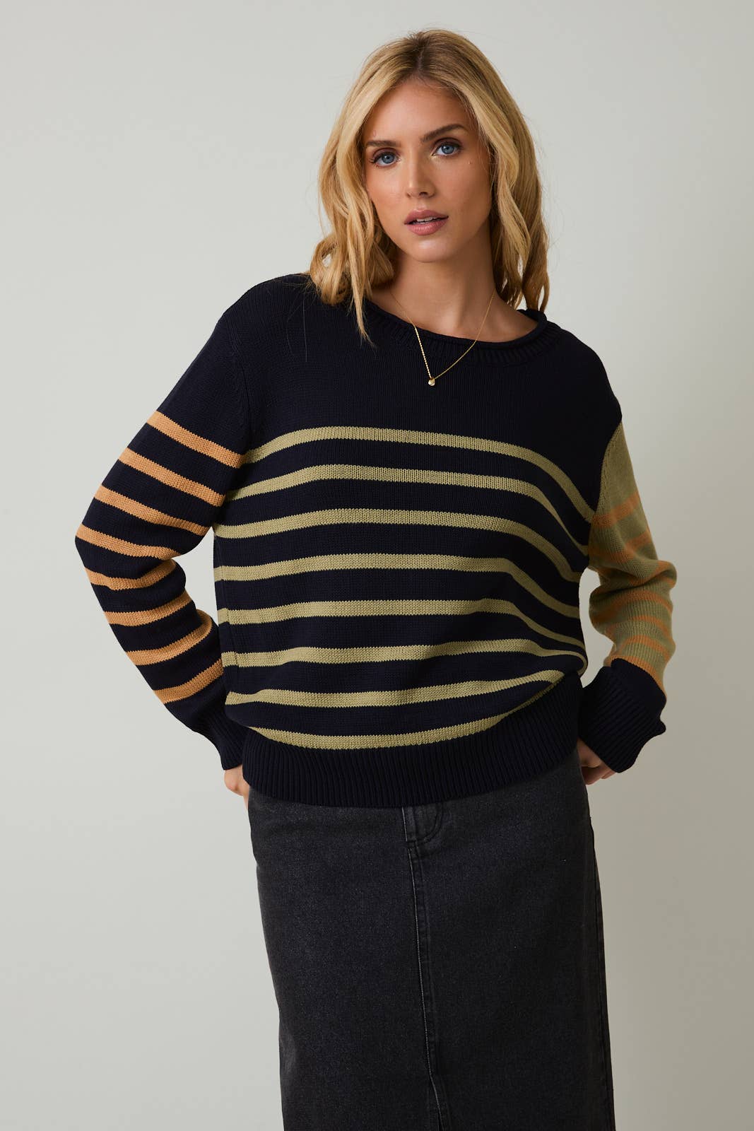 ROUND NECK LONG SLEEVE STRIPE LIGHT WEIGHT SWEATER
