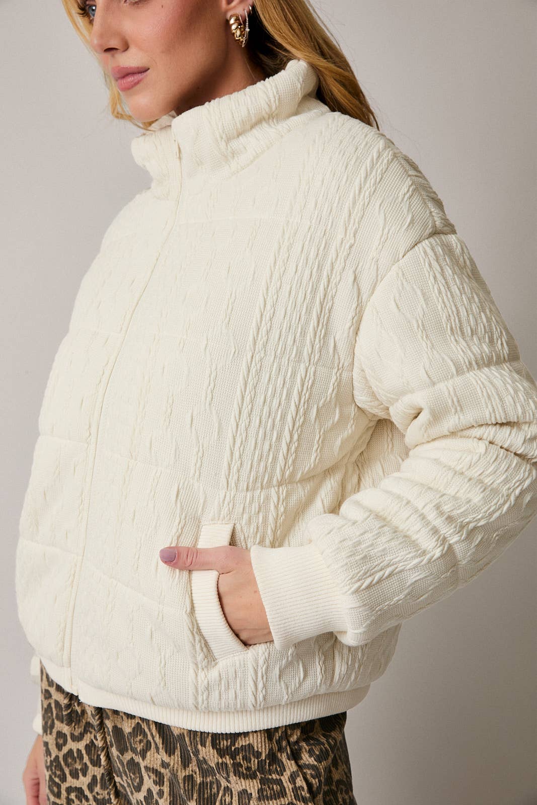 HIGH NECK LONG SLEEVE CABLE KNIT QUILTED JACKET