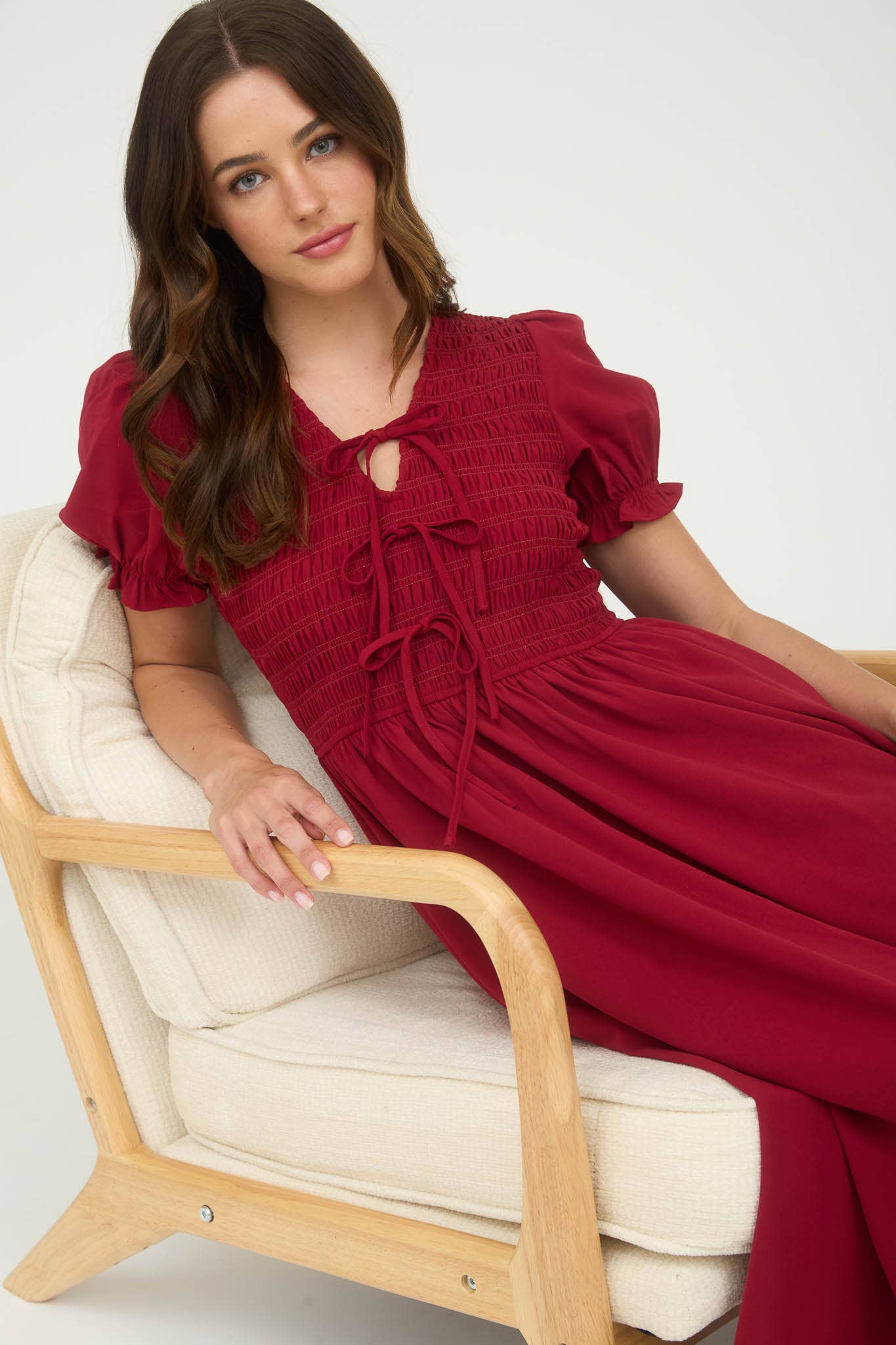 V NECK FRONT TIE SMOCKED PUFF SLEEVE MIDI DRESS