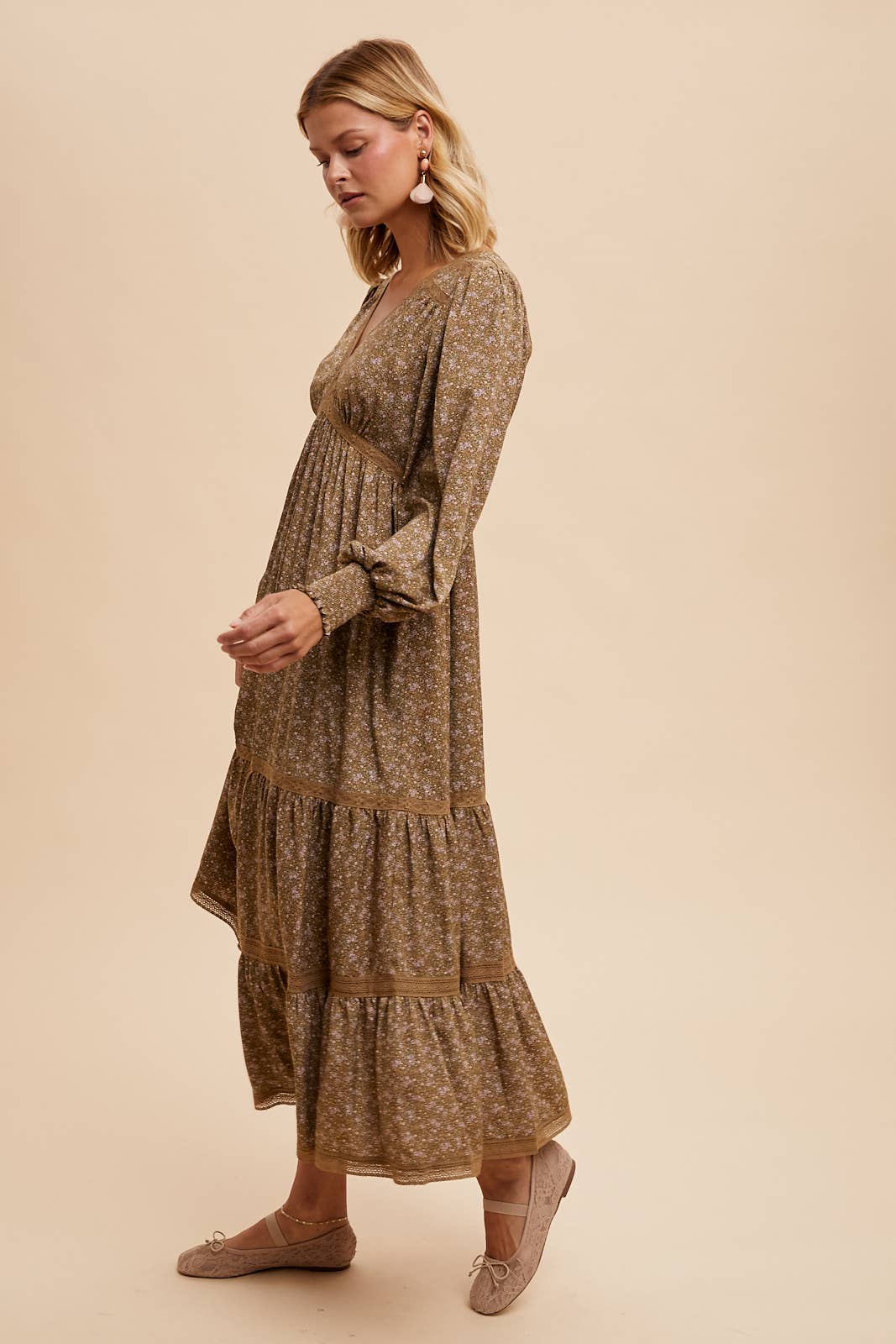 LACE TRIM FLORAL MAXI DRESS