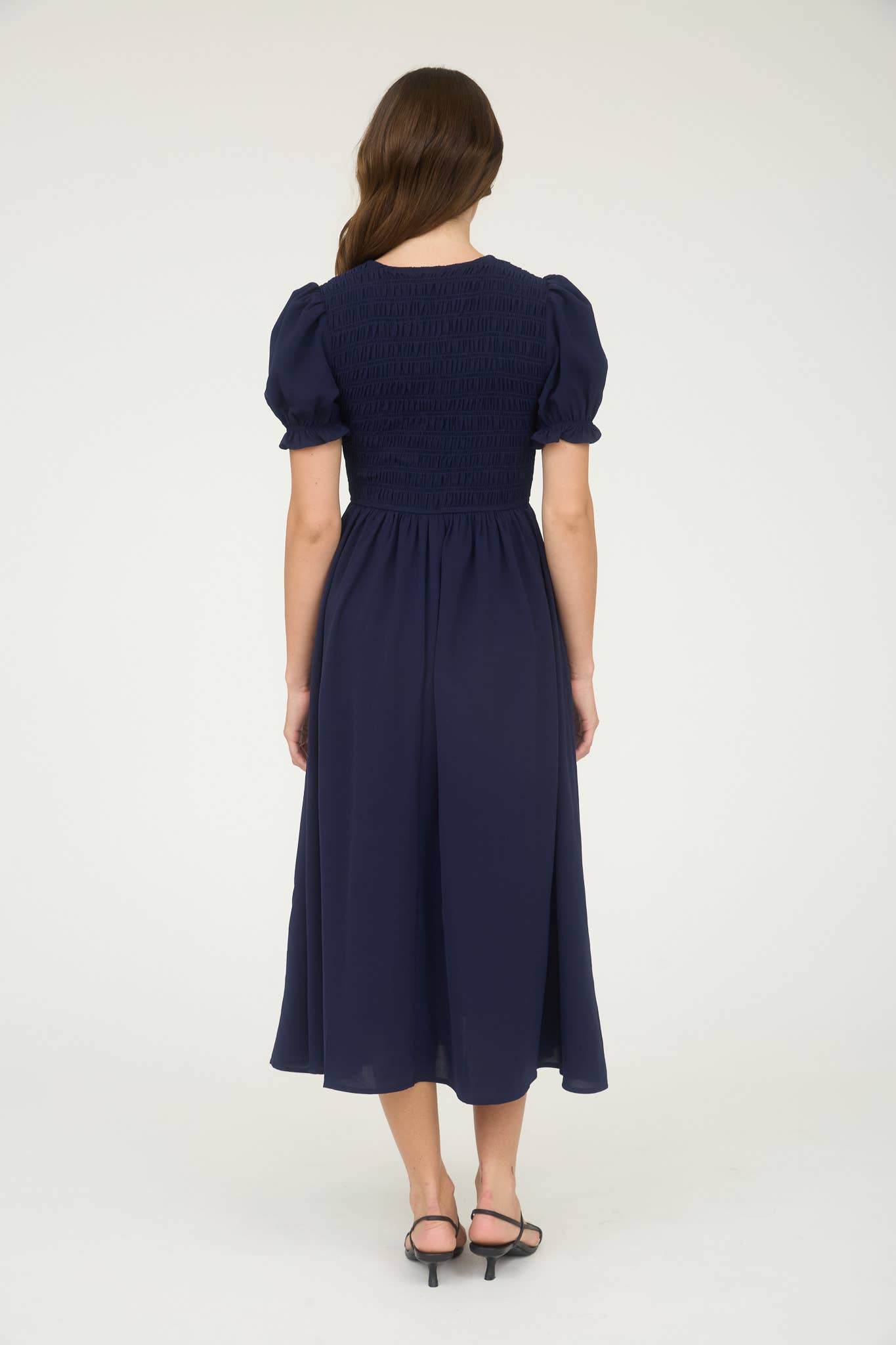 V NECK FRONT TIE SMOCKED PUFF SLEEVE MIDI DRESS