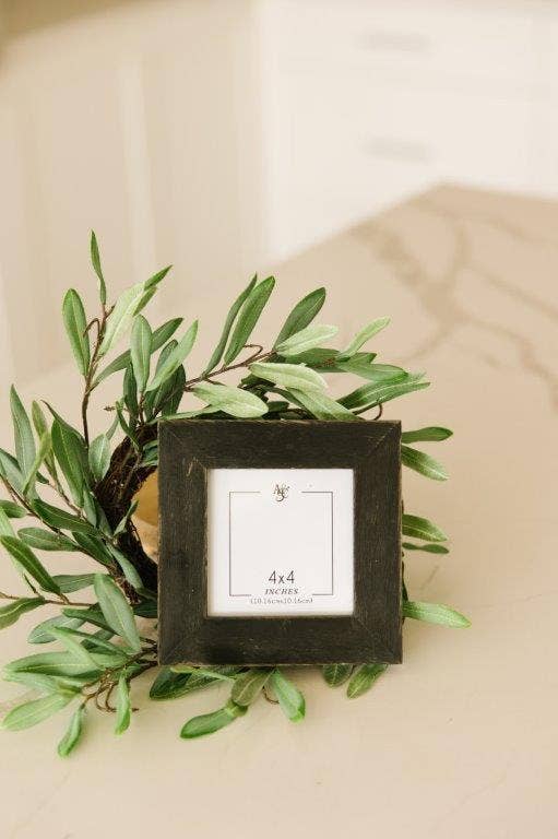 4x4 Black Frame