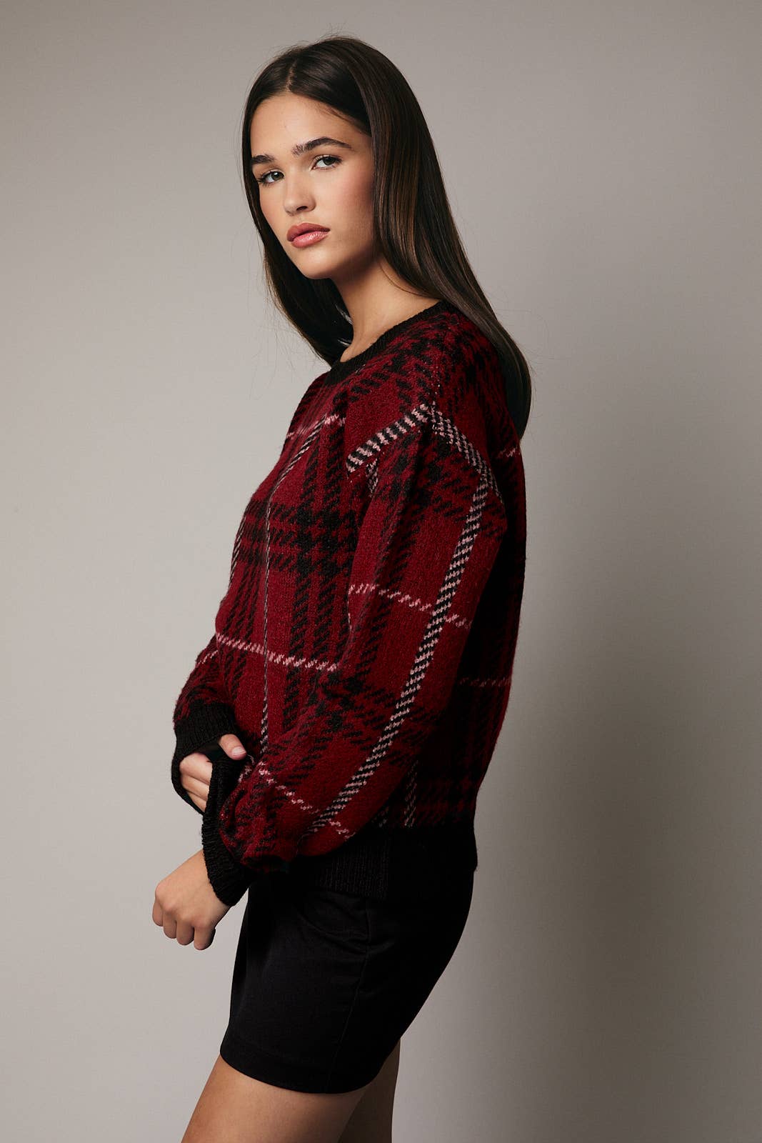 ROUND NECK LONG SLEEVE PLAID SWEATER