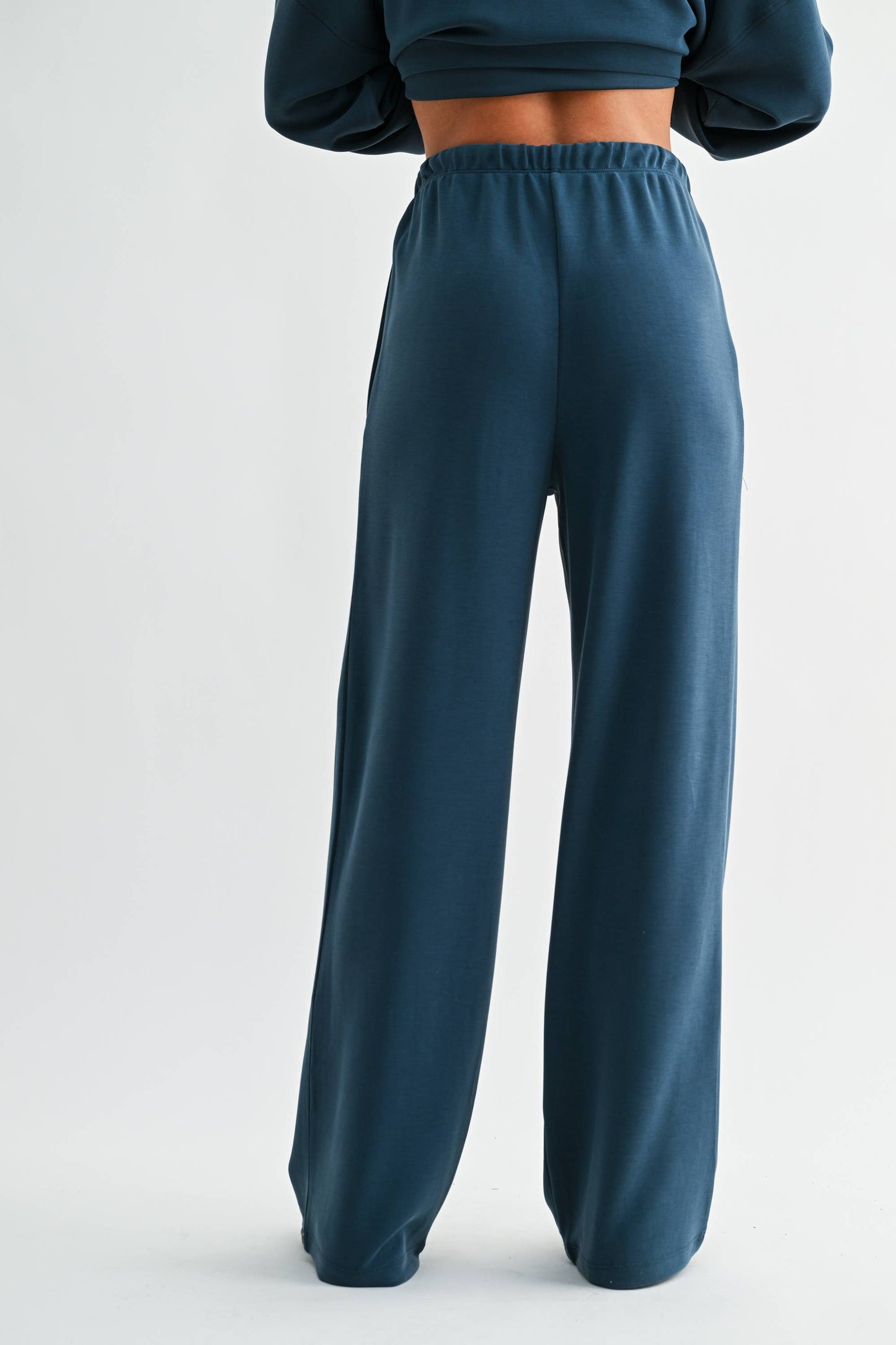Simple Scuba Wide-Leg Pant