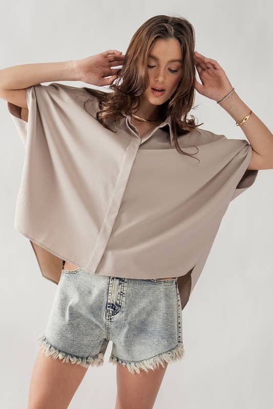 RELAXED FIT HIDDEN PLACKET SHORT SLEEVE SHIRT