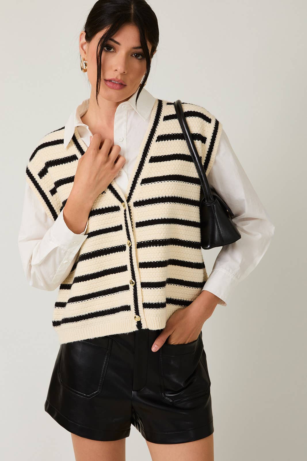 V-NECK BUTTON DOWN SLEEVELESS STRIPE SWEATER VEST